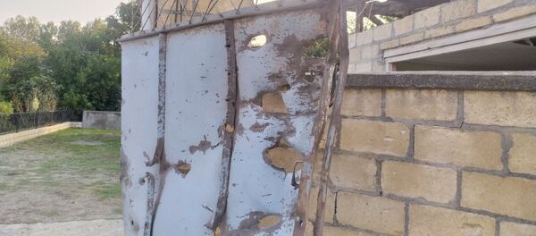 Разрушенный в результате обстрела жилой дом в Тертерском районе Азербайджана Разрушенный в результате обстрела жилой дом в Тертерском районе Азербайджана - Sputnik Азербайджан