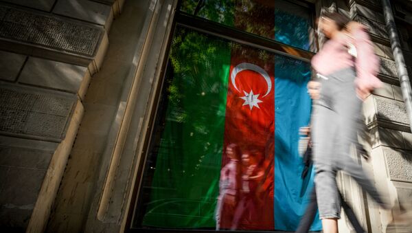 Флаги Азербайджана на улицах Баку. - Sputnik Азербайджан