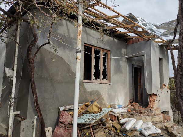 Последствия обстрелов в азербайджанском Тертере близ Карабаха - Sputnik Azərbaycan