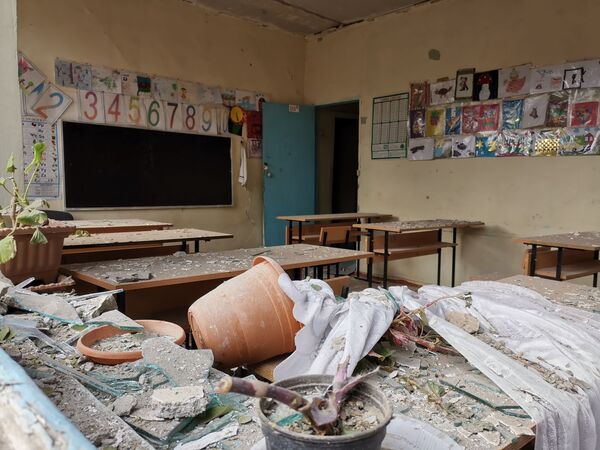 Учебный класс в школе в азербайджанском Тертере близ Карабаха после обстрелов - Sputnik Азербайджан
