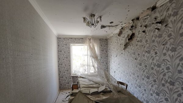 Комната дома в азербайджанском Тертере близ Карабаха после обстрелов - Sputnik Азербайджан