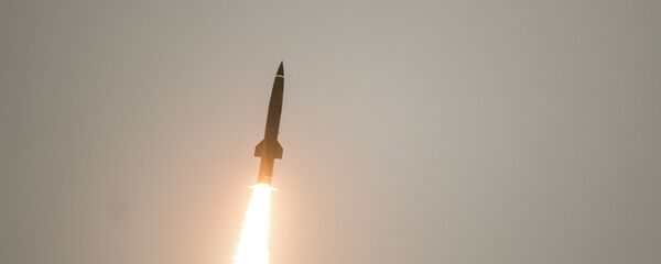 Показательный пуск ракеты из тактического комплекса Точка-У, фото из архива Показательный пуск ракеты из тактического комплекса Точка-У, фото из архива - Sputnik Азербайджан