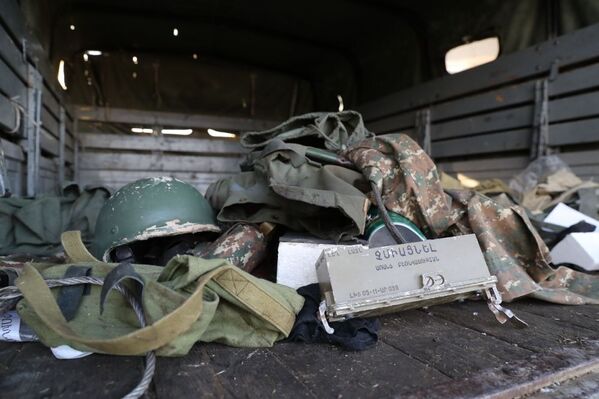 Военные трофеи, оставленные ВС Армении на поле боя   - Sputnik Azərbaycan