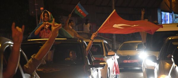 İnsani Yardım Vakfı Azerbaycan'a destek amacıyla konvoy düzenledi. - Sputnik Азербайджан