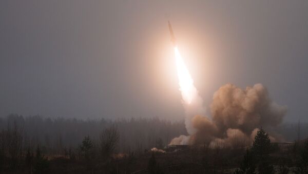 Пуск ракеты Точка-У, фото из архива - Sputnik Азербайджан