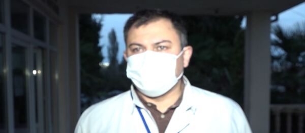 При обстреле Гянджи погибла мать сражающихся на фронте солдат – видео с врачом - Sputnik Азербайджан