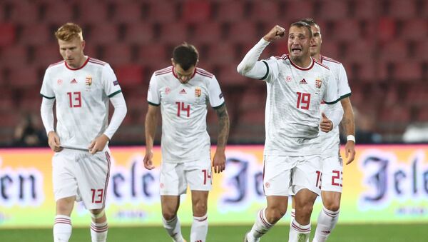 Футболисты сборной Венгрии радуются голу - Sputnik Азербайджан