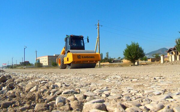 Работы по реконструкции автомагистрали Огуз-Шеки - Sputnik Азербайджан