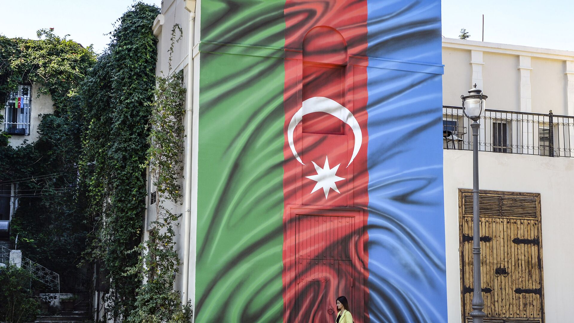 Bakıda Azərbaycan bayrağı, arxiv şəkli - Sputnik Azərbaycan, 1920, 21.02.2022
