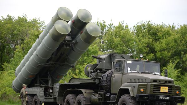 Зенитный ракетный комплекс С-300, фото из архива - Sputnik Azərbaycan