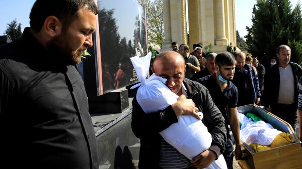 Похороны погибших в Гяндже - Sputnik Азербайджан