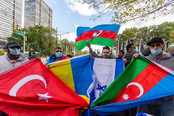 Акция в поддержку Азербайджана в Нью Йорке - Sputnik Azərbaycan