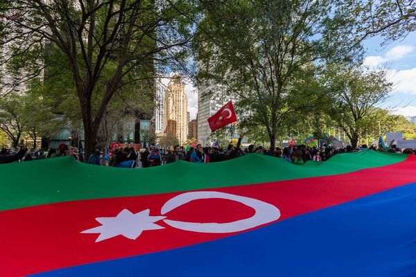 Акция в поддержку Азербайджана в Нью Йорке - Sputnik Азербайджан