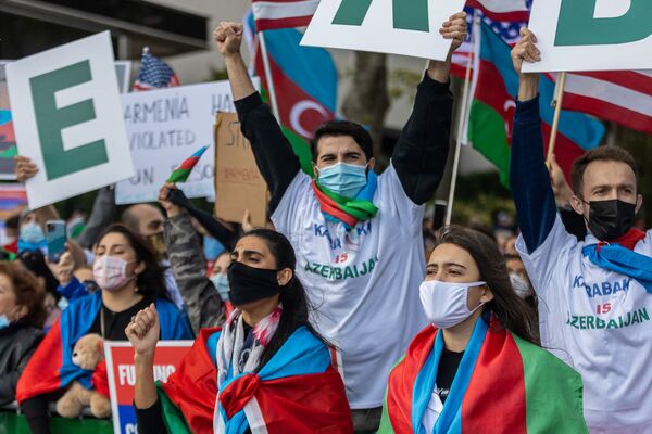 Акция в поддержку Азербайджана в Нью Йорке - Sputnik Азербайджан