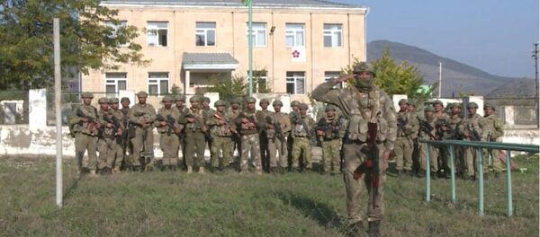 Azərbaycan Bayrağı işğaldan azad edilmiş Zəngilan şəhərində - Sputnik Азербайджан
