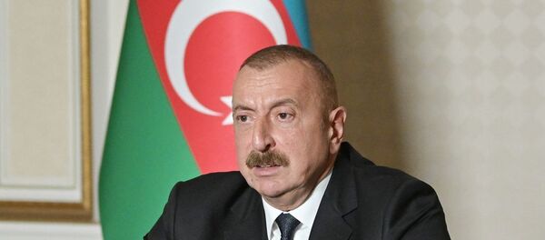 Президент Азербайджана Ильхам Алиев во время обращении к нации - Sputnik Азербайджан