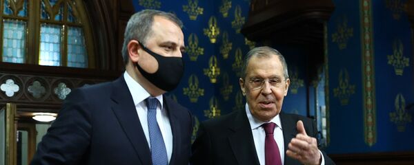 Министр иностранных дел Азербайджана Джейхун Байрамов и министр иностранных дел РФ Сергей Лавров  - Sputnik Азербайджан
