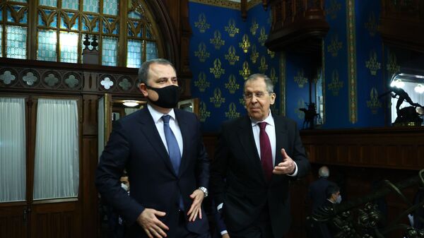 Министр иностранных дел Азербайджана Джейхун Байрамов и министр иностранных дел РФ Сергей Лавров  - Sputnik Azərbaycan