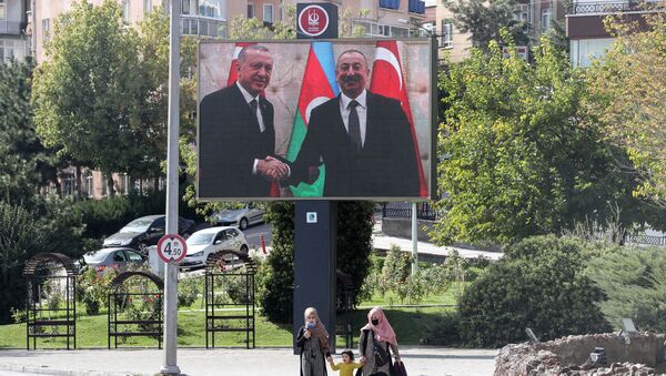 Билборд с фотографией Ильхама Алиева и Реджепа Тайипа Эрдогана, фото из архива - Sputnik Azərbaycan