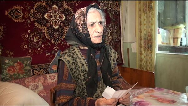 86 yaşlı mingəçevirli qadın təqaüdünü Ordumuza ianə edib – video  - Sputnik Azərbaycan