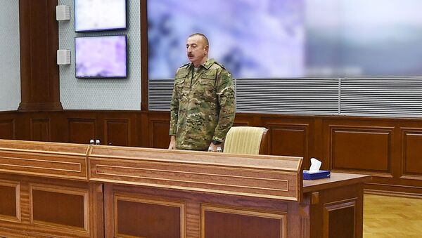 Президент Ильхам Алиев в Центральном командном пункте Министерства обороны - Sputnik Azərbaycan
