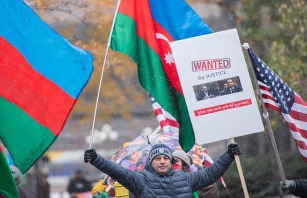Жители Миннесоты во время акции - Sputnik Азербайджан