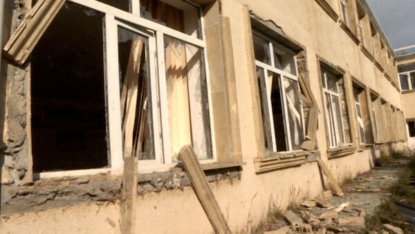 Пандемия спасла несколько сотен школьников – видео обстрела школы в Агдаме - Sputnik Азербайджан