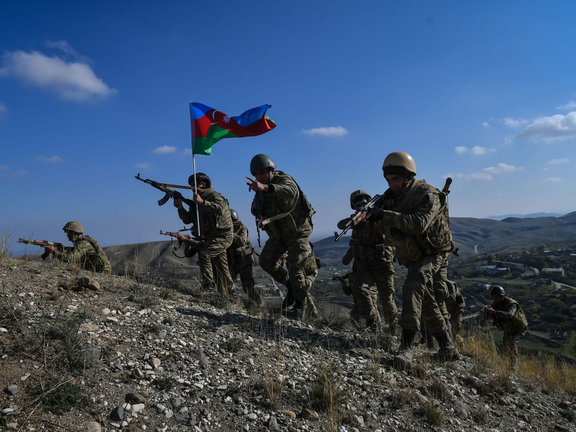 Азербайджан вернула. Нагорный Карабах вс Армении. Армия Нагорного Карабаха 2022.