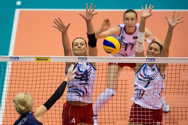 Yelena Parxomenko: Özümü azərbaycanlı hesab edir və Qarabağda qələbə gözləyirəm Yelena Parxomenko: Özümü azərbaycanlı hesab edir və Qarabağda qələbə gözləyirəm - Sputnik Azərbaycan