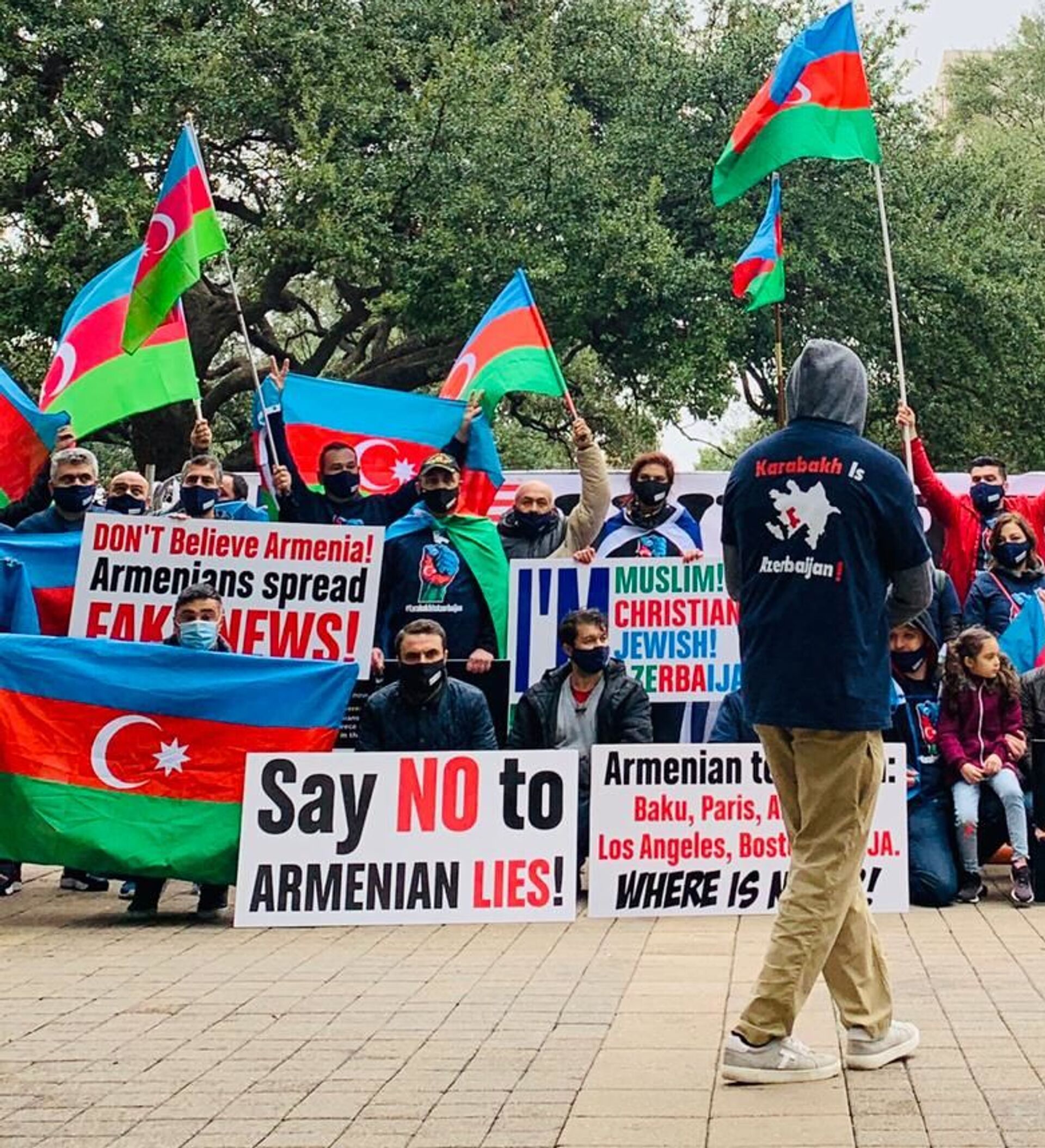 Азербайджан поддержал россию. Акция азербайджанцев в Лачине.