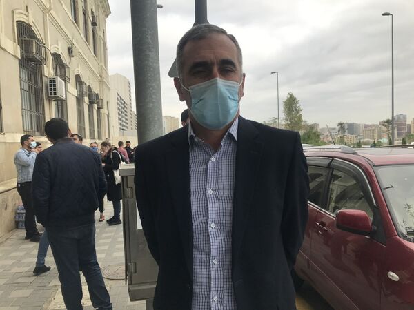 Мама солдата: пусть возвратится живым и здоровым, с честью выполнив долг перед Родиной Мама солдата: пусть возвратится живым и здоровым, с честью выполнив долг перед Родиной - Sputnik Азербайджан