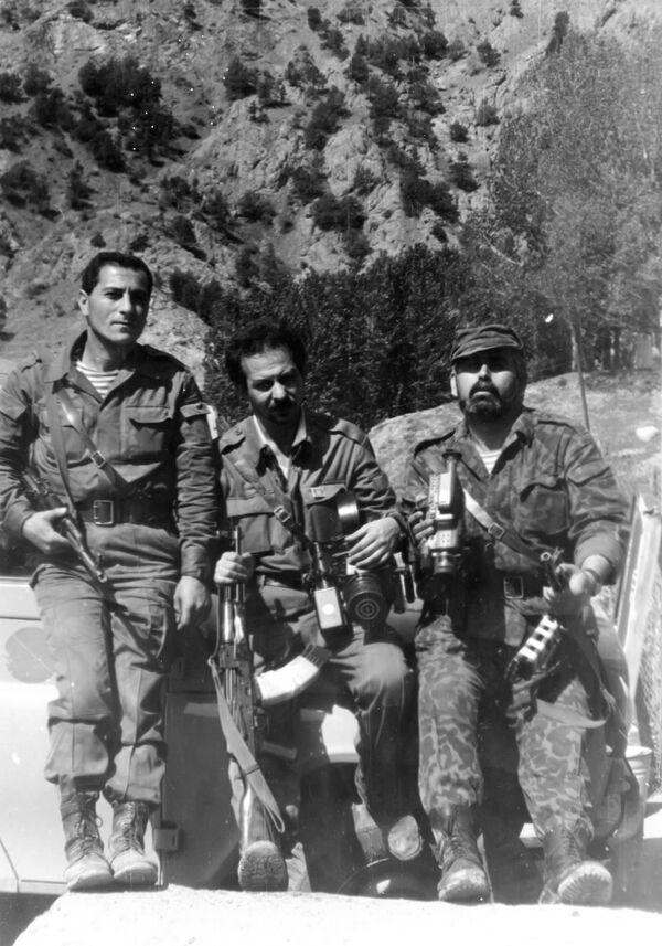 Nizami Abbas: Toyxana estetikası ilə çəkilən kadrlarla salnamə yaratmaq olmaz Nizami Abbas: Toyxana estetikası ilə çəkilən kadrlarla salnamə yaratmaq olmaz - Sputnik Azərbaycan