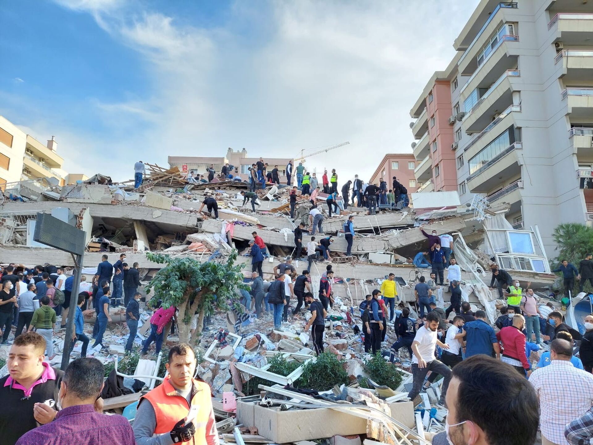 Землетрясение в измире. Землетрясение в Турции 30 октября 2020. В Турции произошло землетрясение магнитудой 5,4. Землетрясение в Измире 2020. Кахраманмараш Турция землетрясение.