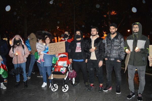 Budapeştdə Bərdə terroruna etiraz bildirilib Budapeştdə Bərdə terroruna etiraz bildirilib - Sputnik Azərbaycan