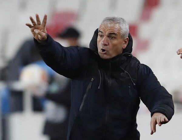 Матч 3-го тура групповой стадии Лиги Европы между турецким «Сивасспором» и азербайджанским «Карабахом» - Sputnik Azərbaycan