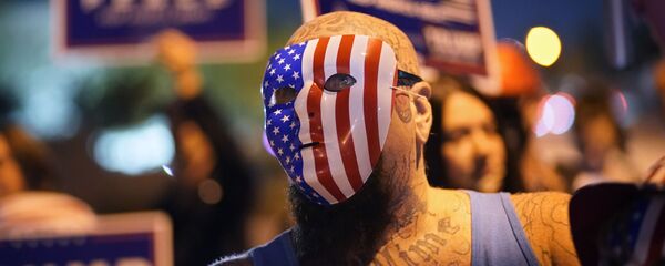 Сторонники президента Дональда Трампа протестуют в Лас-Вегасе Сторонники президента Дональда Трампа протестуют в Лас-Вегасе - Sputnik Азербайджан