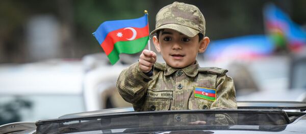 Жители баку празднуют освобождение Шуши Жители баку празднуют освобождение Шуши - Sputnik Азербайджан