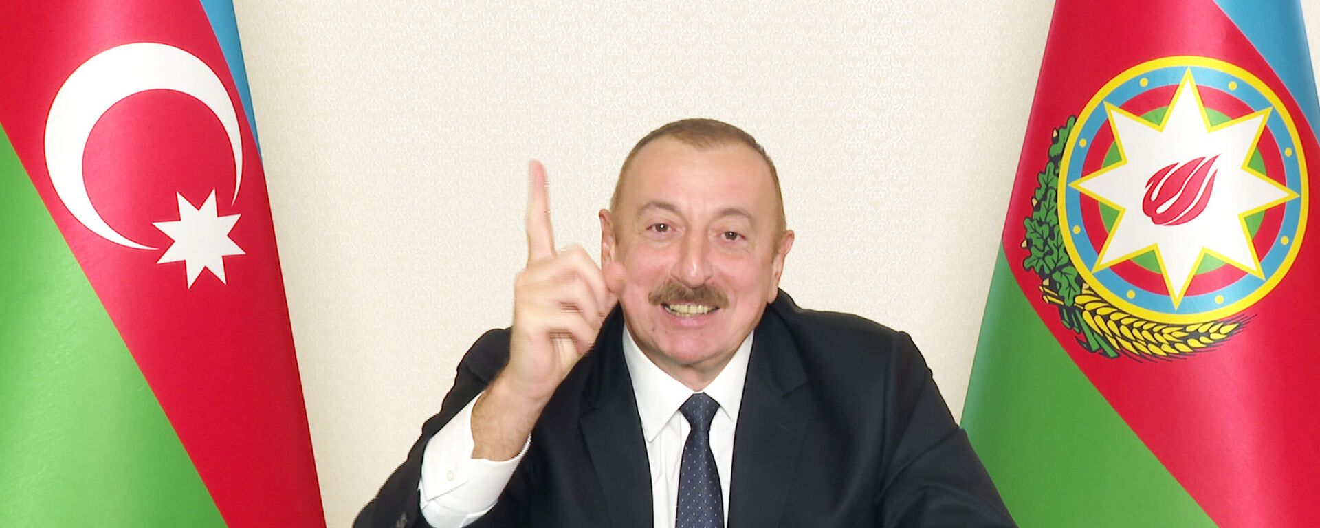 Президент Ильхам Алиев во время обращения к народу - Sputnik Азербайджан, 1920, 10.11.2020