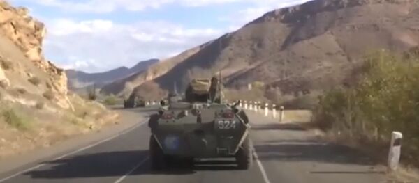 В Ханкенди прибыли Тигры и Тайфуны - видео В Ханкенди прибыли Тигры и Тайфуны - видео - Sputnik Азербайджан