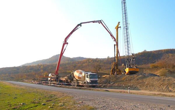 Реконструкция участка Муганлы-Исмаиллы-Габала  - Sputnik Азербайджан