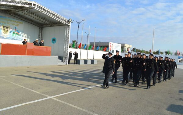 Церемония принятия военной присяги молодыми матросами - Sputnik Азербайджан
