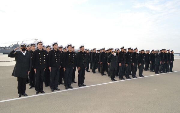 Церемония принятия военной присяги молодыми матросами - Sputnik Азербайджан