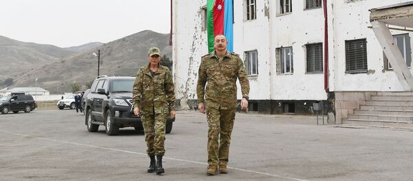 lham Əliyev və birinci xanım Mehriban Əliyeva işğaldan azad edilmiş rayonlarında lham Əliyev və birinci xanım Mehriban Əliyeva işğaldan azad edilmiş rayonlarında - Sputnik Азербайджан
