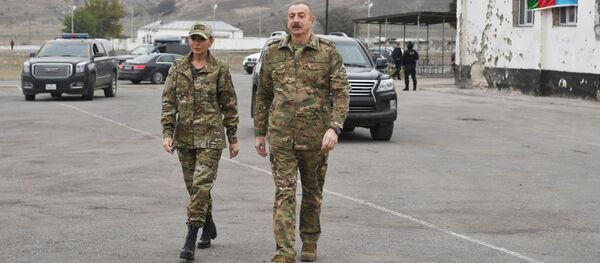 Prezident İlham Əliyev və birinci xanım Mehriban Əliyeva işğaldan azad edilmiş Füzuli və Cəbrayıl rayonlarında olublar Prezident İlham Əliyev və birinci xanım Mehriban Əliyeva işğaldan azad edilmiş Füzuli və Cəbrayıl rayonlarında olublar - Sputnik Азербайджан