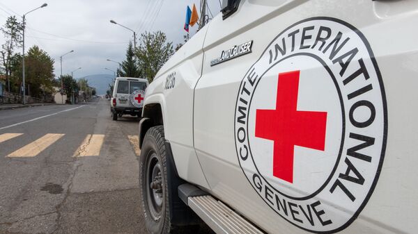 Машины Международного Комитета Красного Креста (МККК) в Карабахе, фото из архива - Sputnik Azərbaycan
