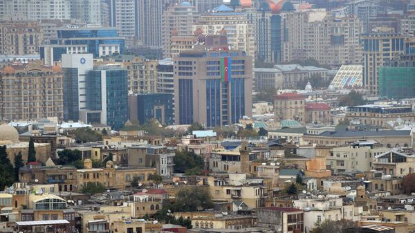 Вид на город со смотровой площадки в Баку. - Sputnik Azərbaycan