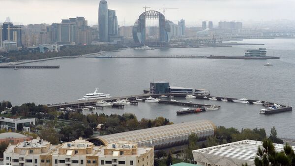 Вид на город со смотровой площадки в Баку. - Sputnik Азербайджан