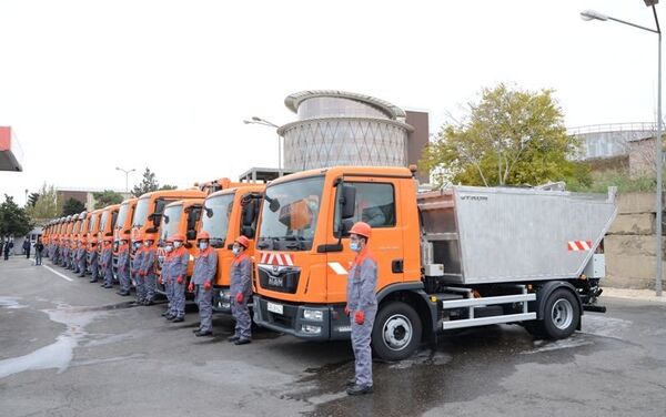 Специальные автотранспортные средства для коммунальщиков Баку - Sputnik Азербайджан