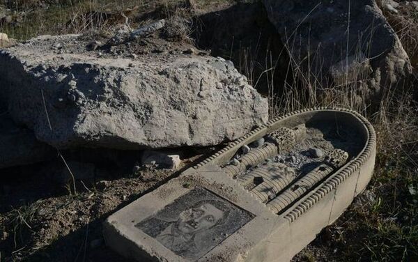 Кладбище села Кюрдлер Физулинского района - Sputnik Азербайджан