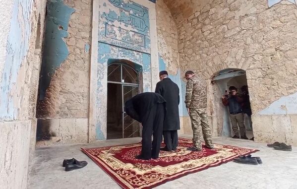 Первый за 27 лет намаз в мечети Агдама - Sputnik Азербайджан